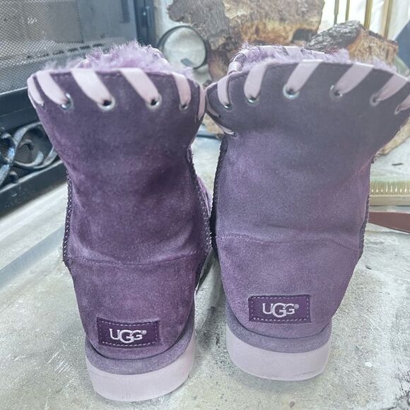 UGG Aidah Port Boots Rare style with whipstitching SZ 8 - Picture 4 of 10